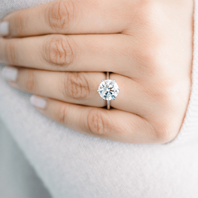 Nhẫn đính hôn Solitaire kim cương trong phòng thí nghiệm vàng 14K