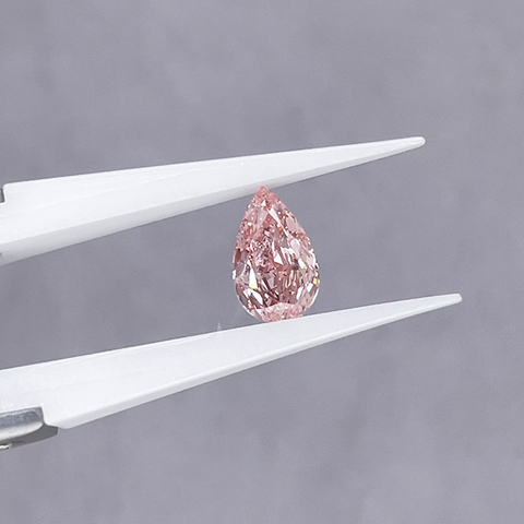 Vivid Pink Pear Cut VVS Lab Grown Diamond với IGI